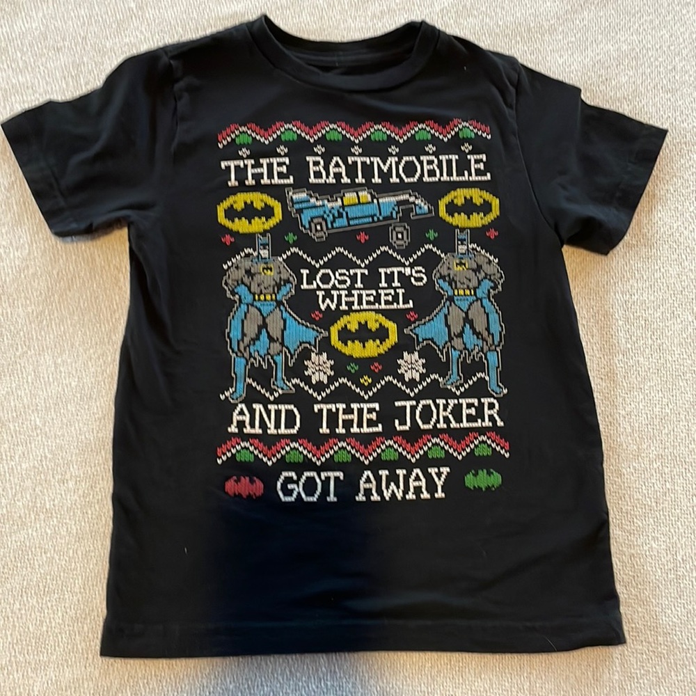Batman Christmas tee- youth size XS